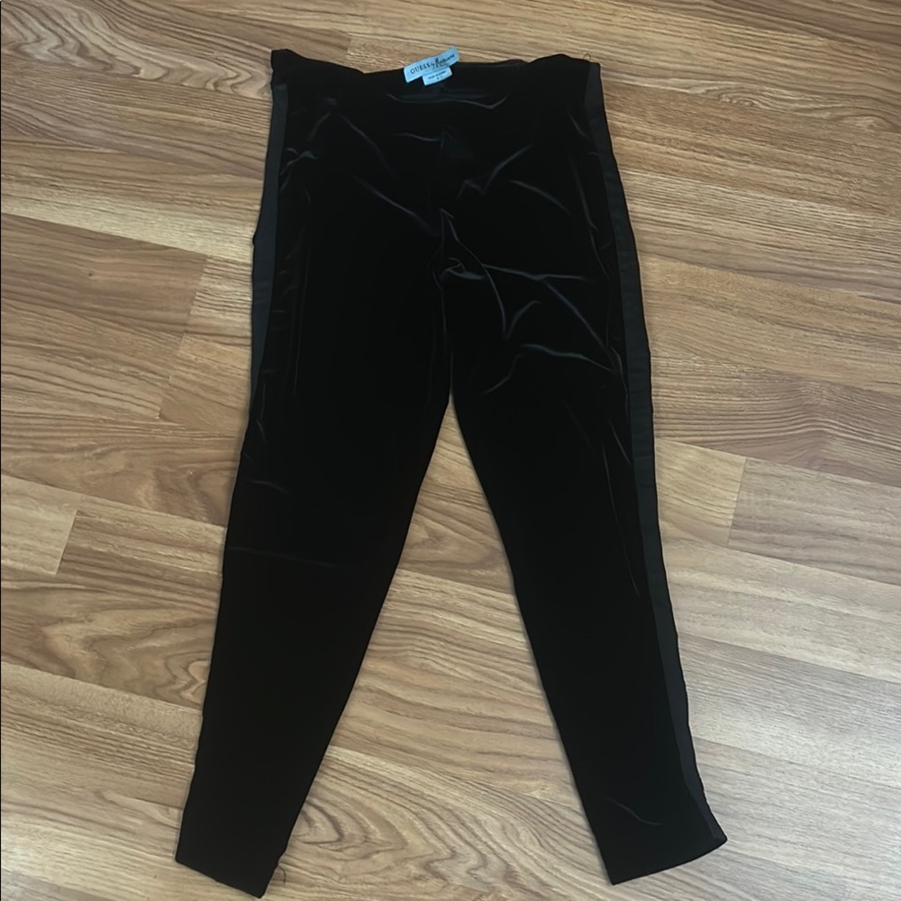 Guess by Marciano Black Velvet Leggings Sleek Fit